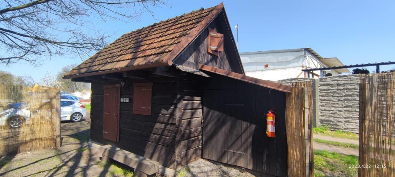 Penzion - Rybolov Pro Deti A Dospele Lázně Bohdaneč Bagian luar foto