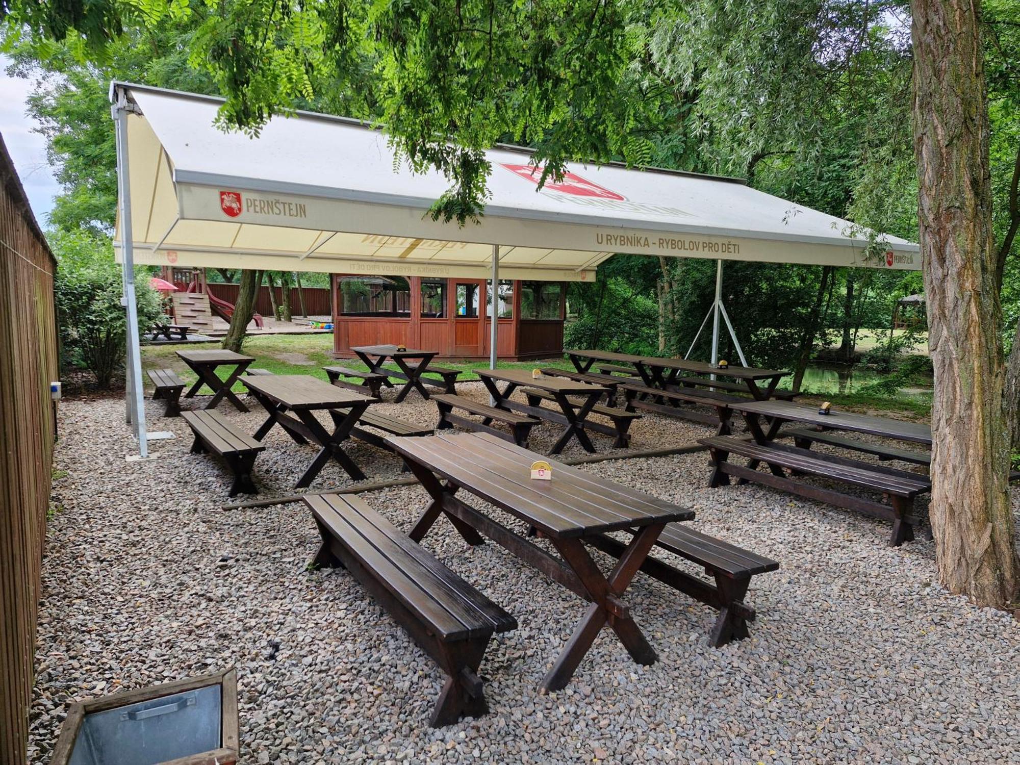 Penzion - Rybolov Pro Deti A Dospele Lázně Bohdaneč Bagian luar foto